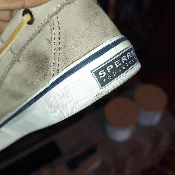 Shoes - Picture 7 of 8